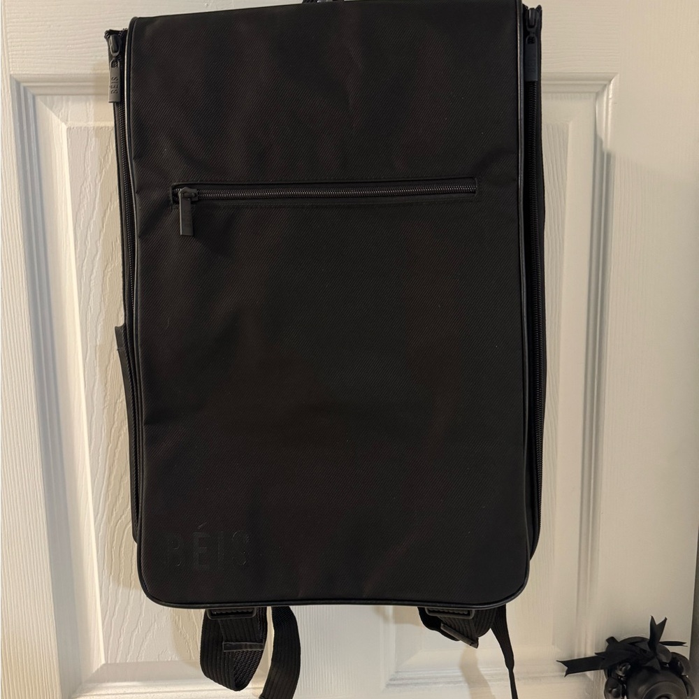 Black Hanging Backpack - BEIS
